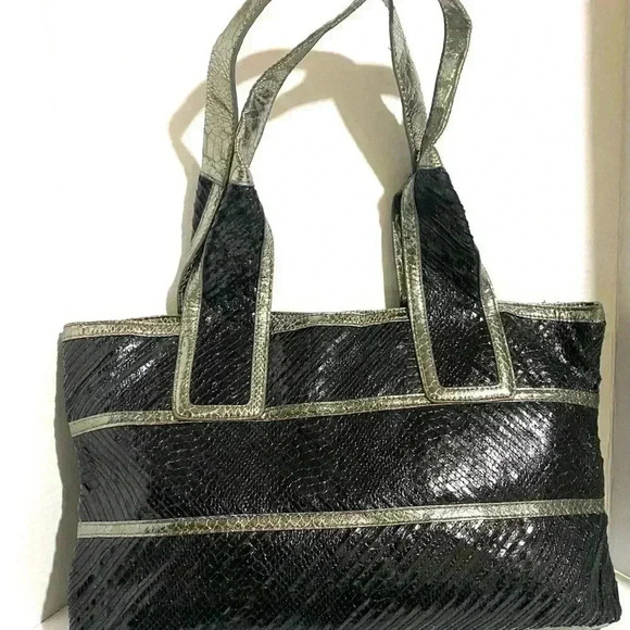 Sondra Roberts black silver snakeskin leather shoulder handbag - Picture 2 of 7